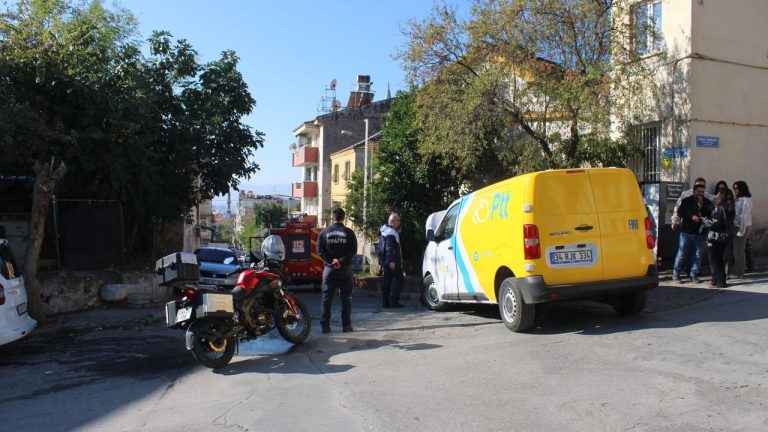 PTT aracından dumanlar yükseldi