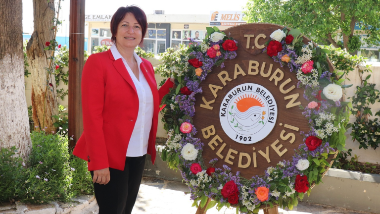 Karaburun Belediye Başkanı YENİ Parti'den istifa etti