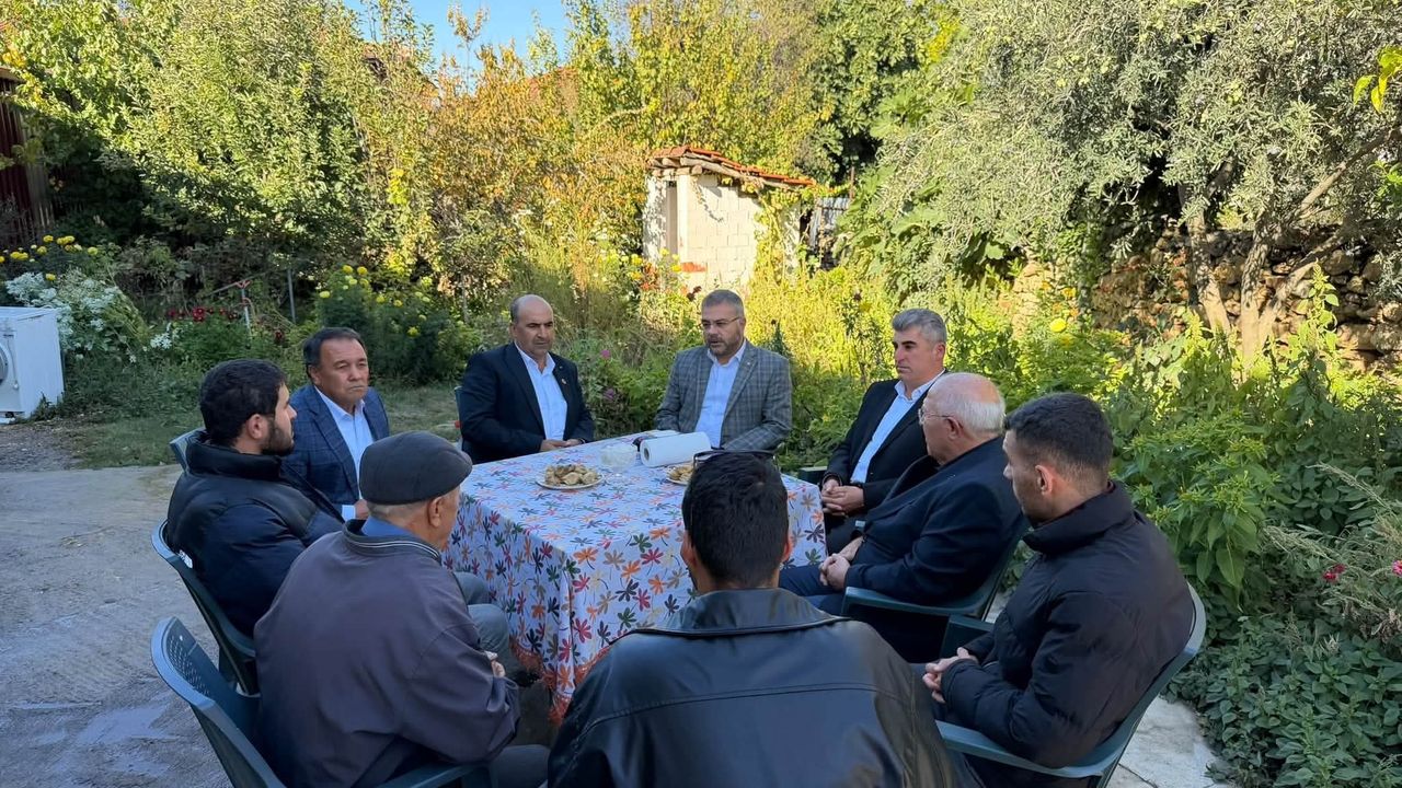Ömer Özmen'den Karacasu'da yangın evine taziye ziyareti