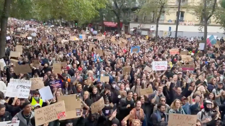 Fransa’da protestoların ardından kısmi sokağa çıkma yasağı!