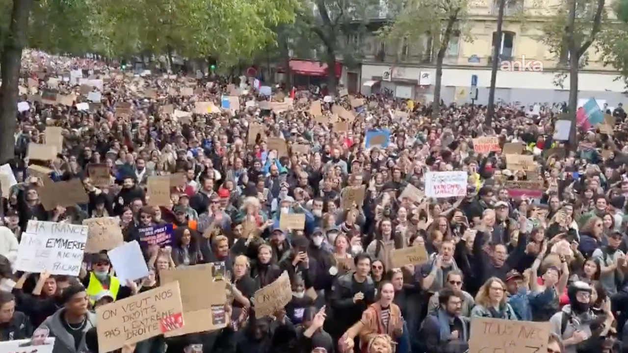 Fransa’da protestoların ardından kısmi sokağa çıkma yasağı!