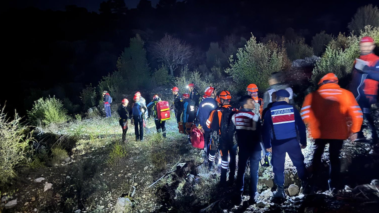 Isparta’daki Yazılı Kanyon’da mahsur kalan 10 kişi kurtarıldı