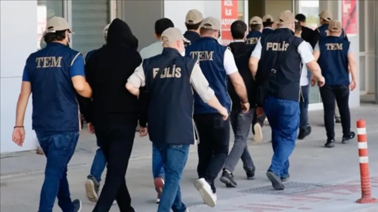 FETÖ’nün mahrem yapılanmasına 3 ilde operasyon