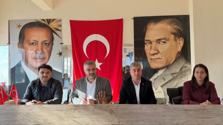AK Parti Karacasu’da toplandı! Mahallelerin talepleri masaya yatırıldı