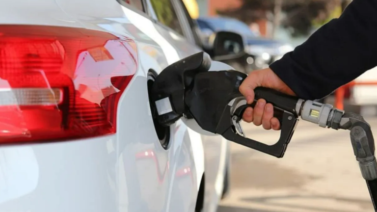 Benzine 4 lira 30 kuruş indirim!