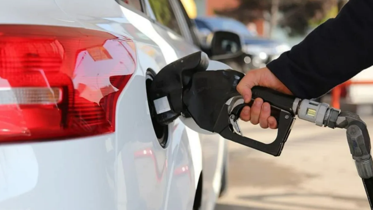 Benzine 4 lira 30 kuruş indirim!