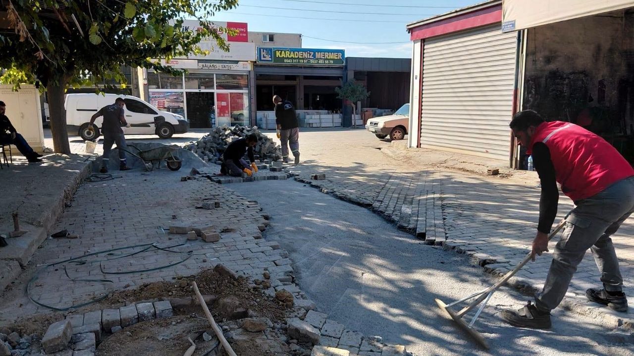 Germencik'te yol bakım çalışmaları sürüyor