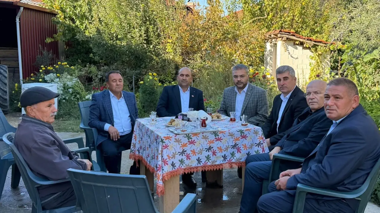 AK Partili Özmen'den yangın evine taziye ziyareti