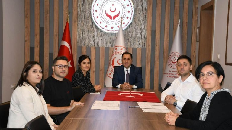 Aydın Aile ve Sosyal Hizmetler'de Türk Bayrağı üzerine yemin ettiler: Asli devlet memurluğuna geçiş yaptılar