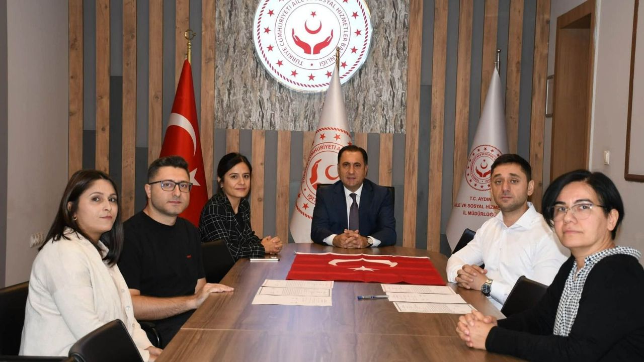 Aydın Aile ve Sosyal Hizmetler'de Türk Bayrağı üzerine yemin ettiler: Asli devlet memurluğuna geçiş yaptılar