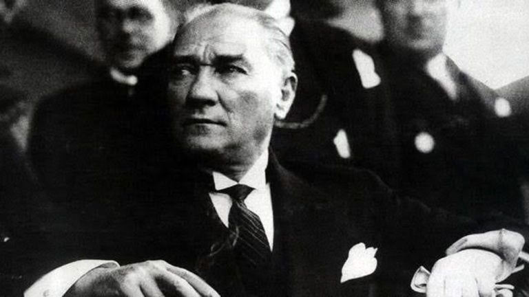 Atatürk’ün Nutuk'u 8 dille dünyaya açılıyor