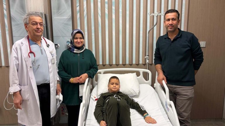 Doğduğu gün diyalize başladı, iki kez böbrek nakliyle hayata tutundu