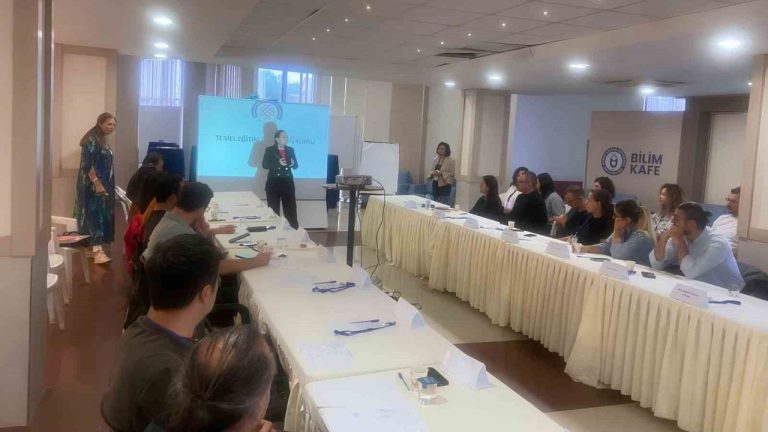 ADÜ Tıp Fakültesi’nde Eğitici Gelişimine Yönelik Temel Eğitim Becerileri Kursu düzenlendi