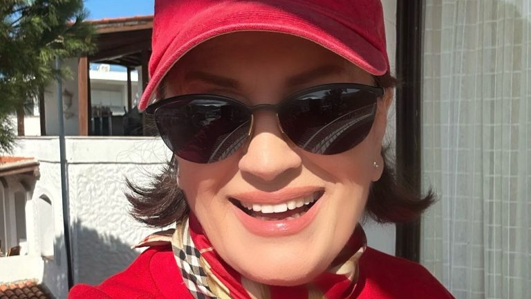 Gülşen Bubikoğlu Bodrum Tatilini Bitirdi! Usta Oyuncunun Paylaştığı O Fotoğraf Olay Oldu