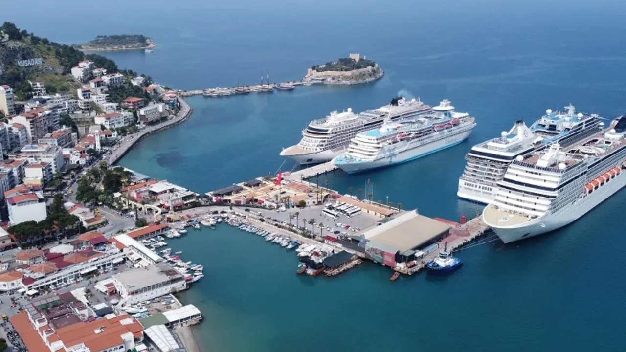 Kuşadası Limanı’nda kiracılara tebligat gönderildi