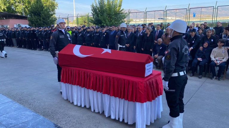 Nazilli’de sevilen polise veda: Törenle memleketine uğurlandı
