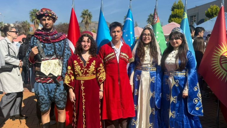 ADÜ'lü öğrenciler Türk yemeklerini tanıtmaya kararlı! Hedef 1 milyon kişiye tattırmak