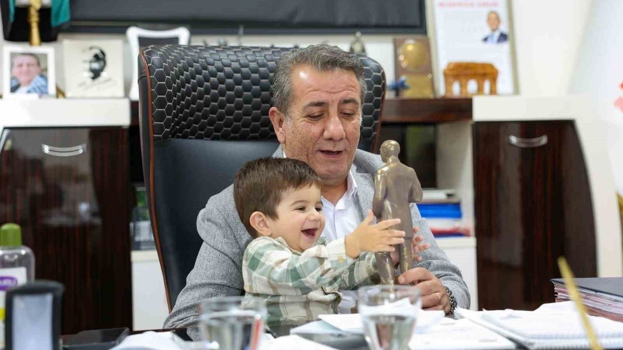 Başkan Yetişkin, sağlığına kavuşan minik Teoman’ı ağırladı