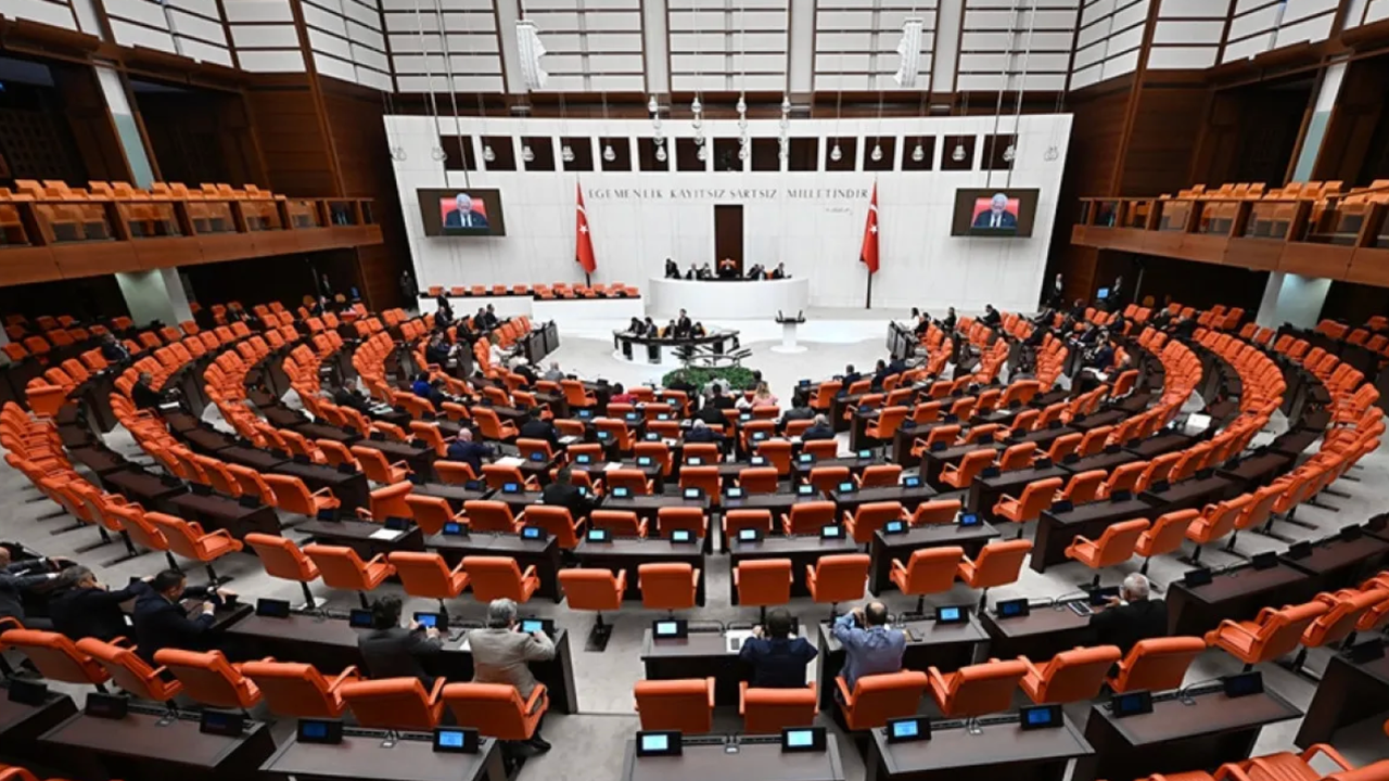 İktidardan erken müdahale için yasa teklifi