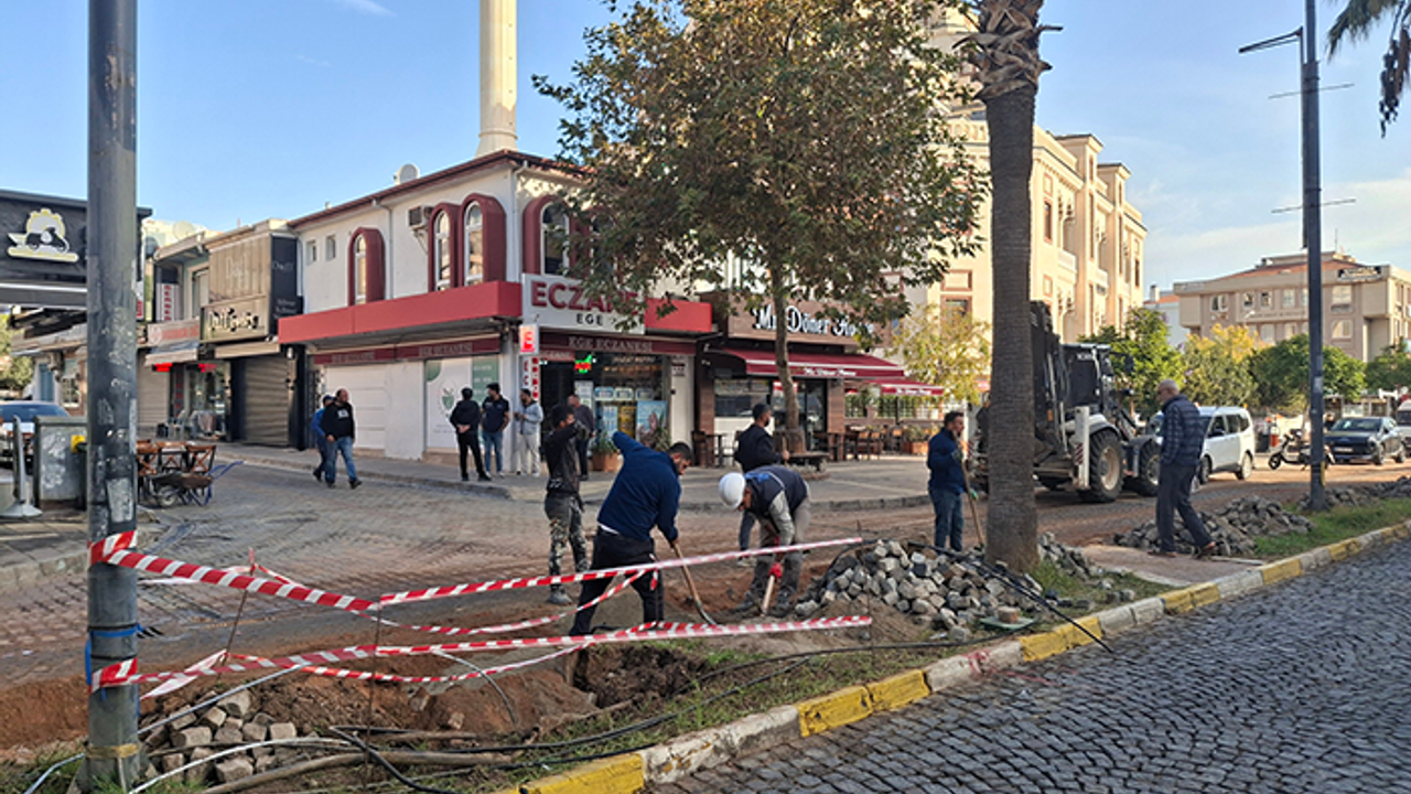 Didim'in en işlek caddesinde aydınlatma sorunu çözülüyor