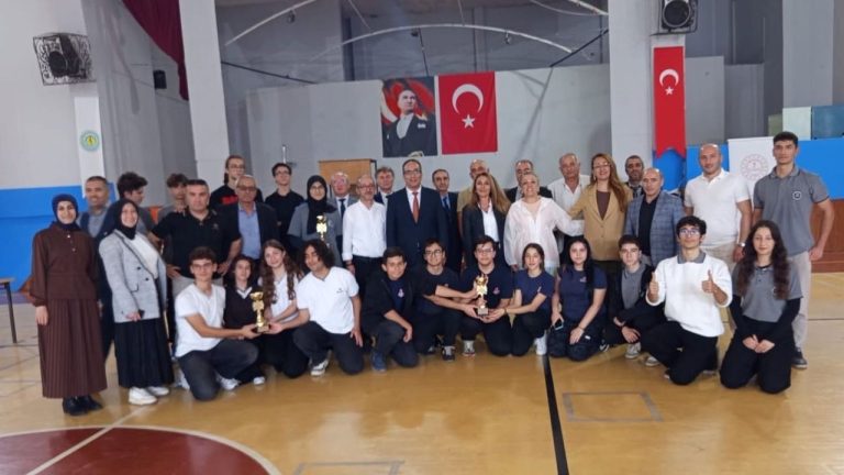 Aydın'da 9 okul kıyasıya yarıştı! Kazananlar ödüllendirildi