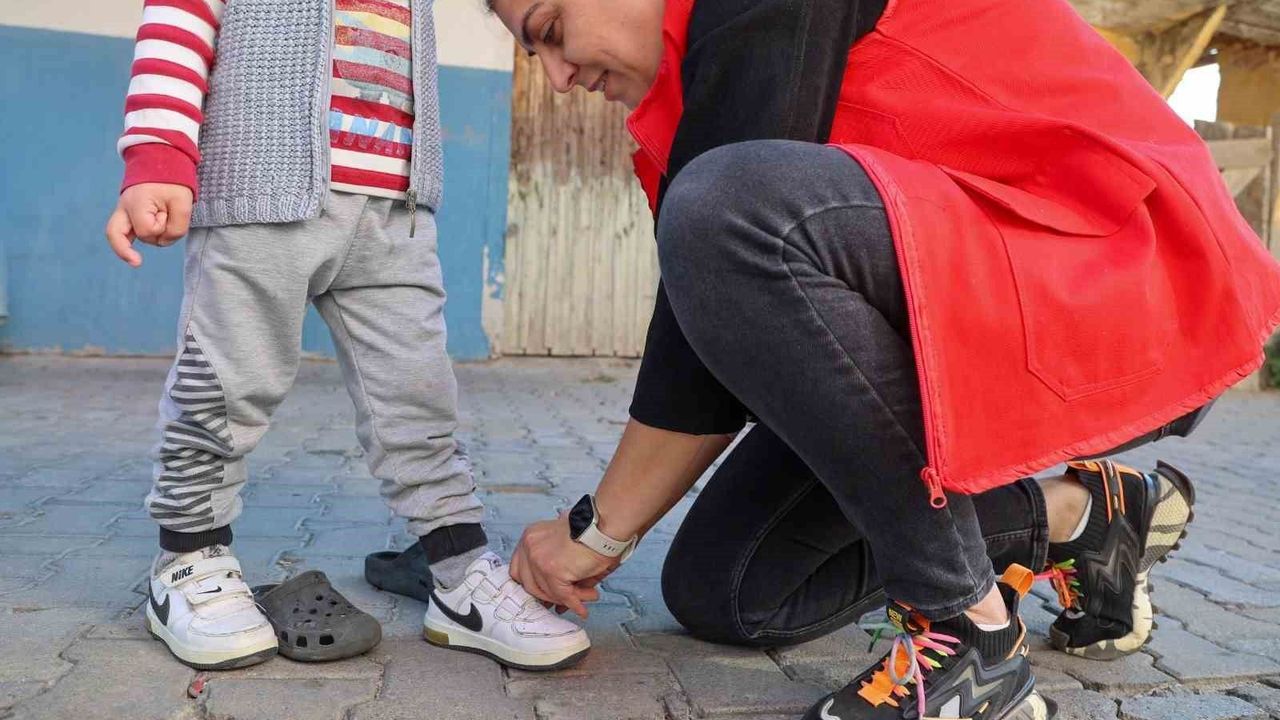 Efeler Belediyesi ihtiyaç sahiplerine ulaşıyor