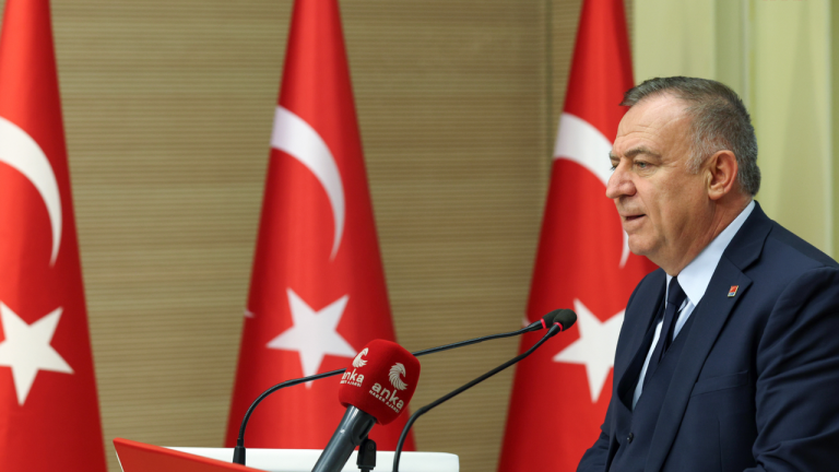 Gökan Zeybek: “Piyasalar korku sarmalının içinde”