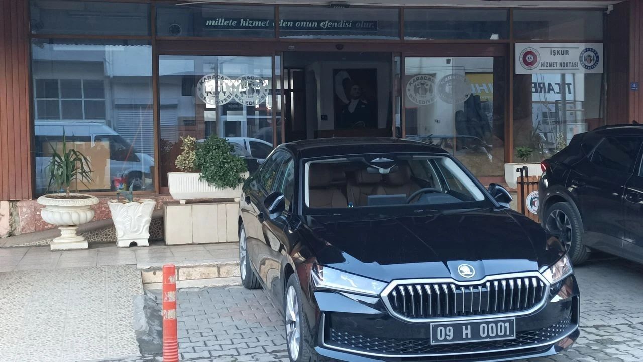 Karacasu Belediyesi’nin makam aracında plaka değişikliği