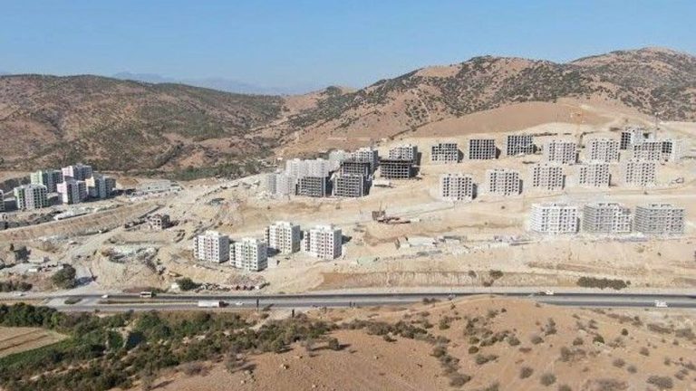 TOKİ arsalarını satışa sundu
