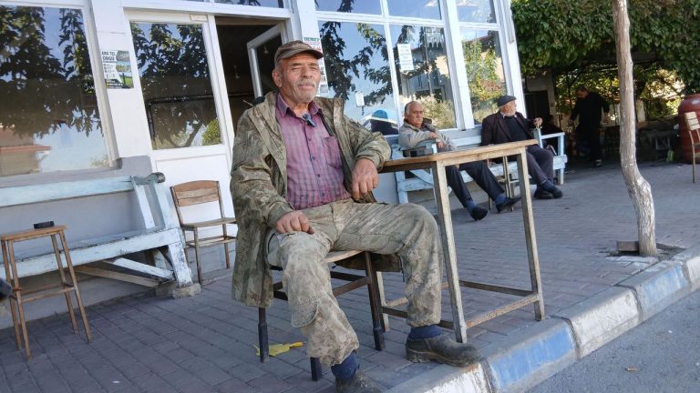 Karacasu'da söz emekçilerde: "Turistler ülkemize geliyor, biz şuradaki Afrodisias'a gidemiyoruz"