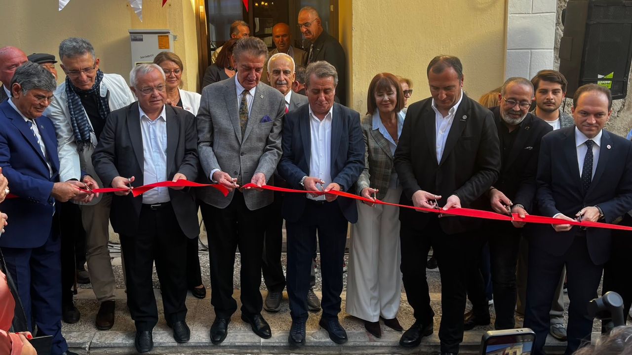 Efeler’de Atatürk Kültür Evi hizmete açıldı