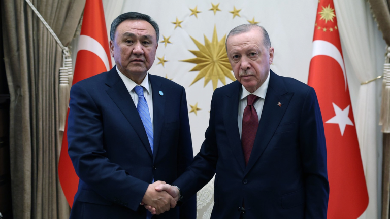 Cumhurbaşkanı Erdoğan, TDT Genel Sekreteri Ömüraliyev'i kabul etti