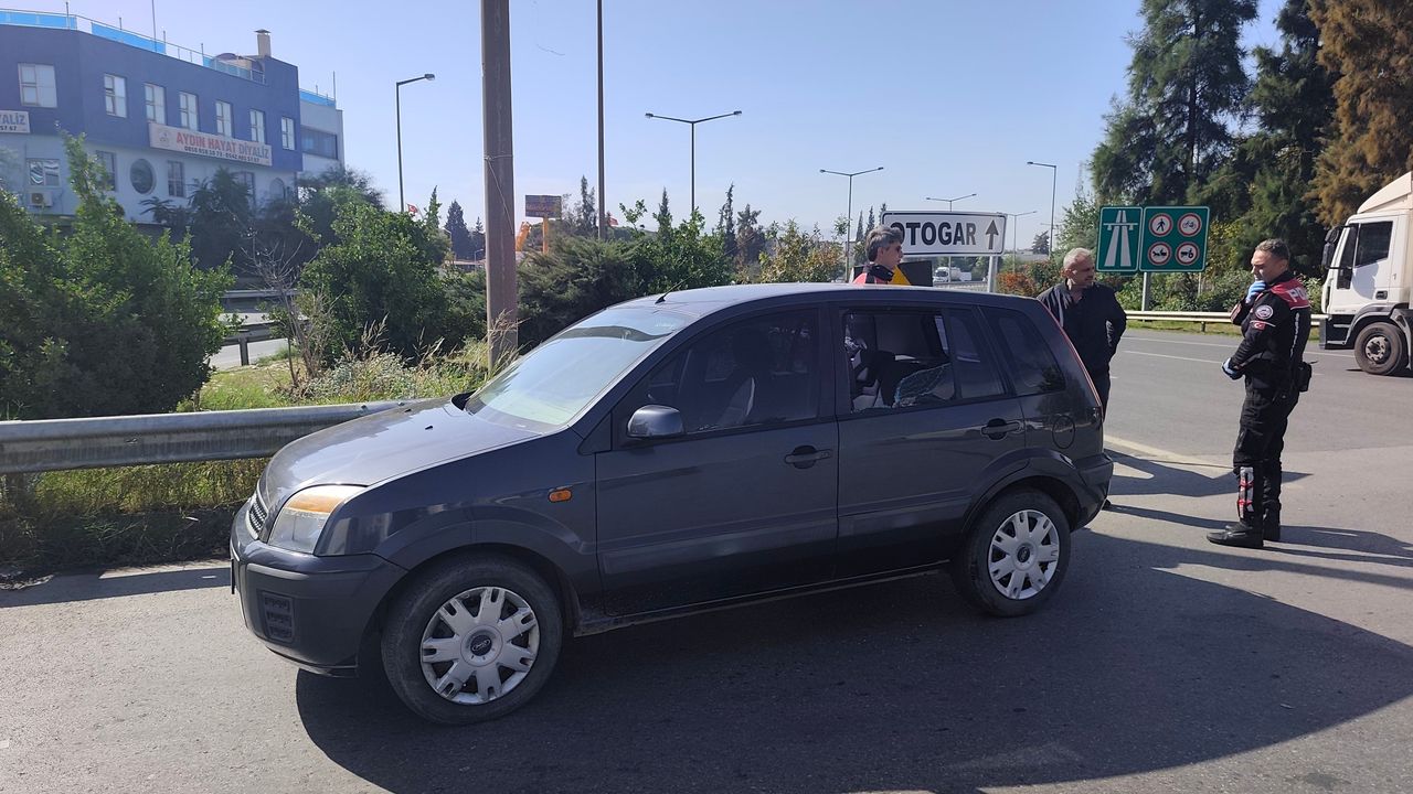 Aydın’da film gibi kaçış! Polis müdürü aracın camını kırıp müdahale etti