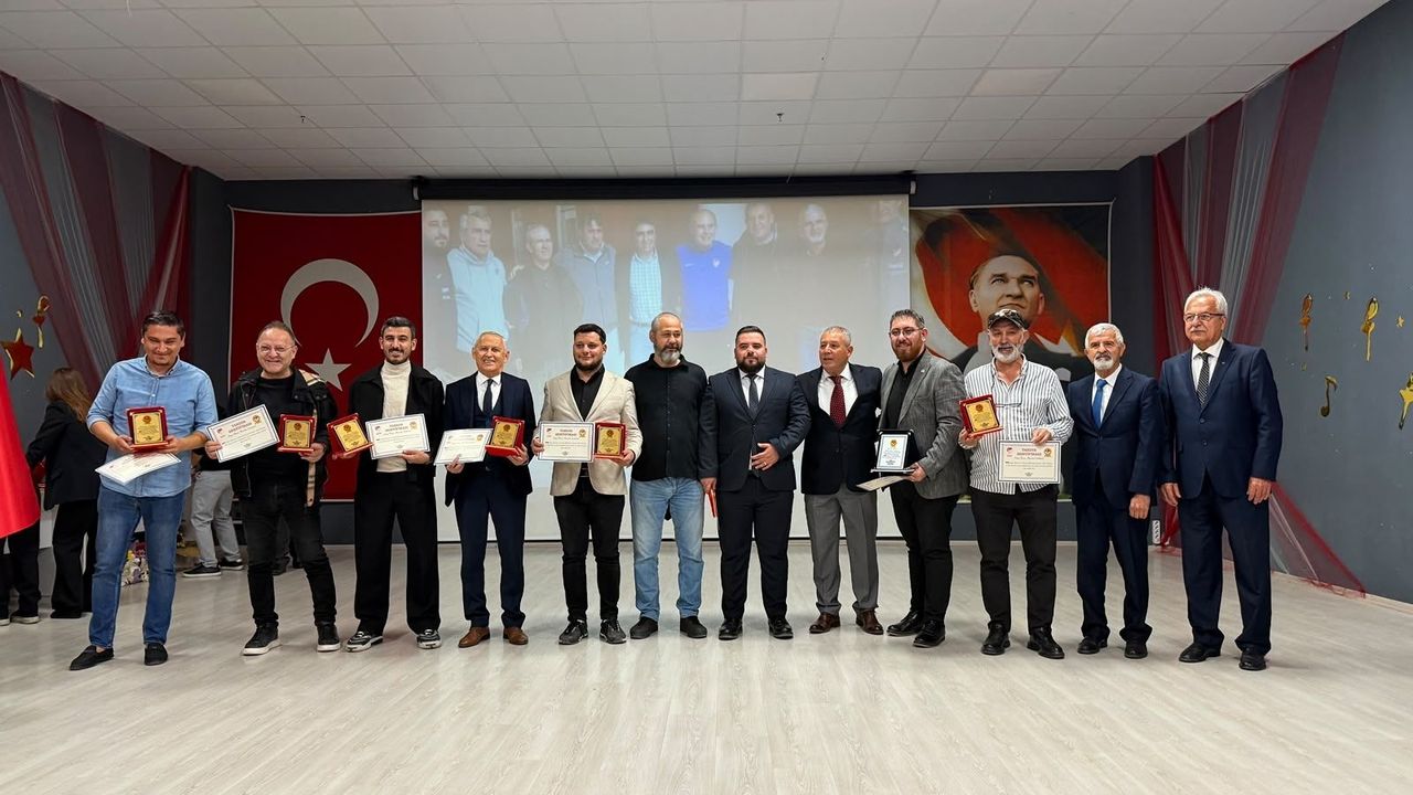 TÜFAD Aydın 30'uncu yılını kutladı: Futbola emek verenler ödüllendirildi