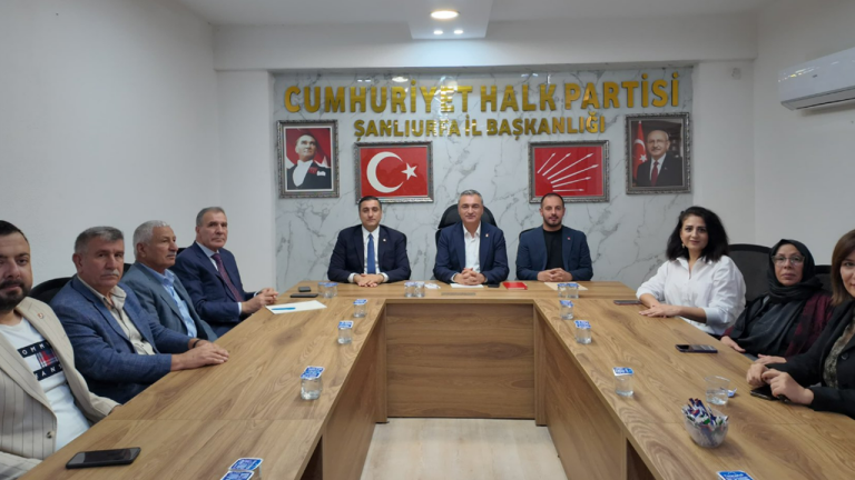 CHP Sözcüsü Sarı'dan Şanlıurfa İl Başkanlığı ziyareti