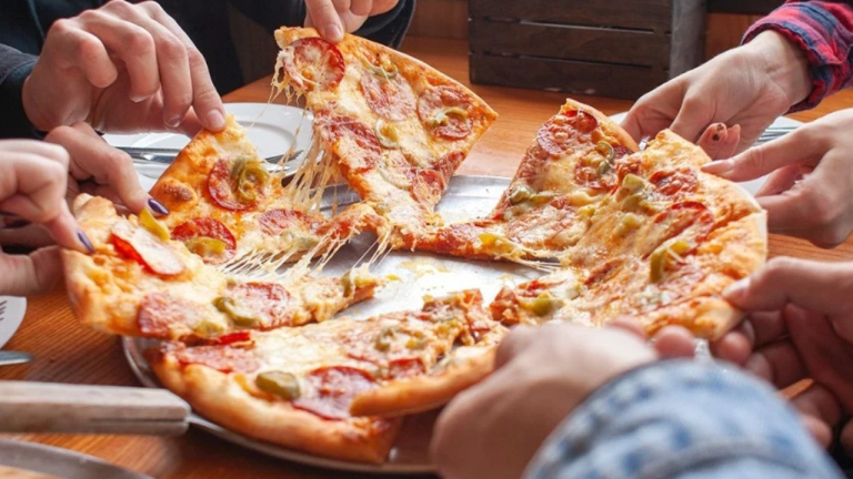 30 yıldır Türkiye’deydi: Ünlü pizza zincirinin yeni sahibi belli oldu!