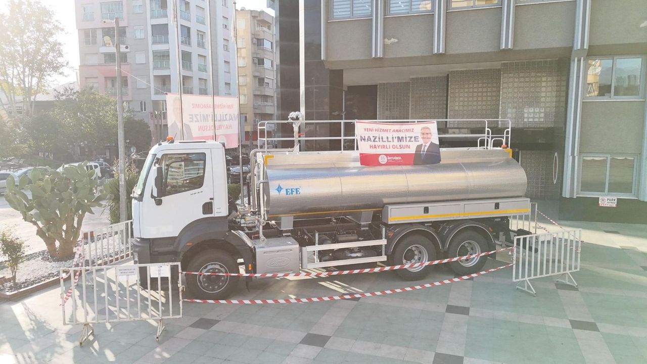 Nazilli Belediyesi araç filosuna bir yenisini daha ekledi: Başkan Tetik 32. aracı kazandırdı