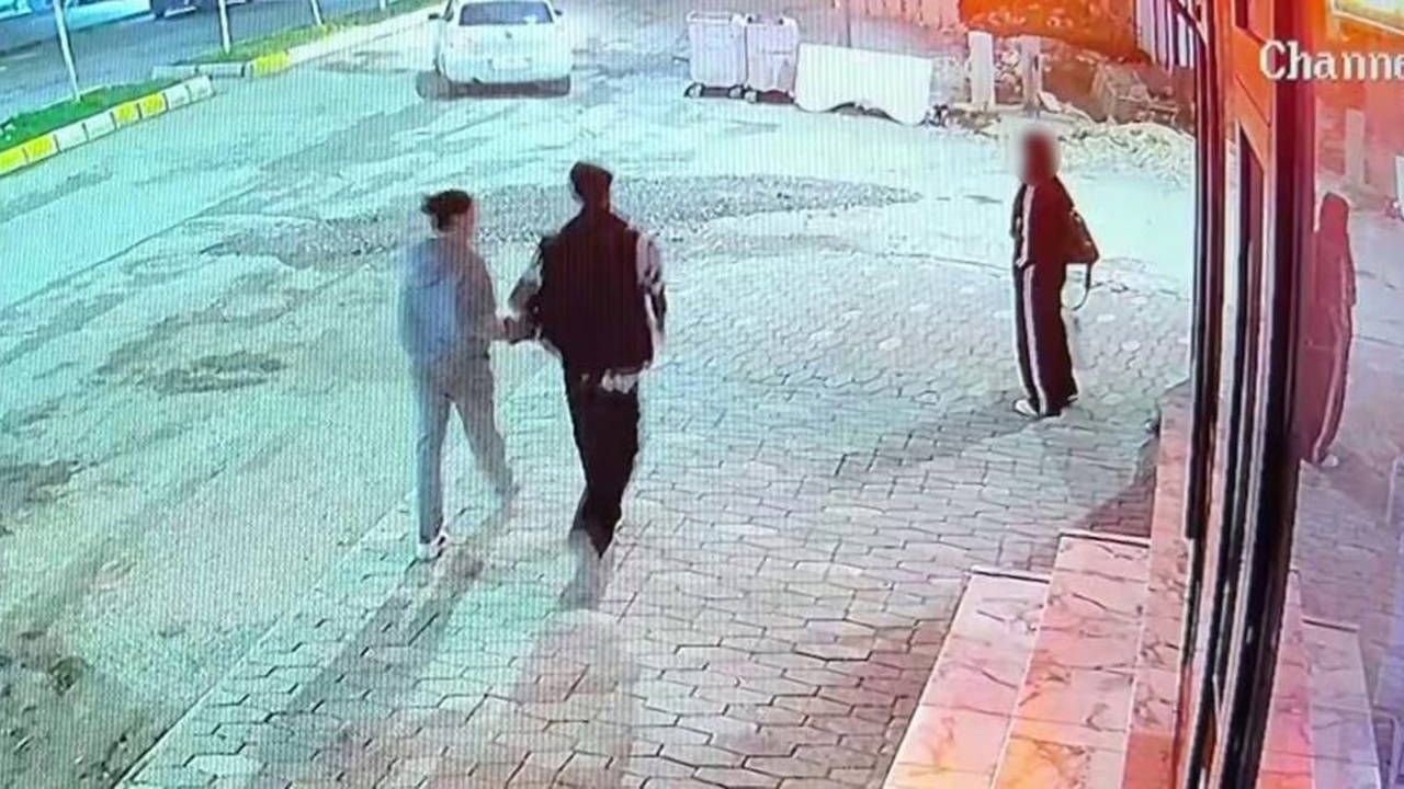 Yemek yiyen kediden ne istediniz?