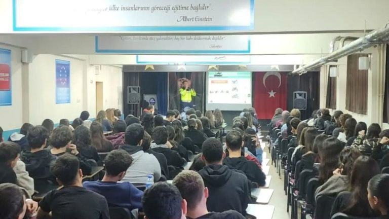 Kuyucak’ta öğrencilere trafik eğitimi verildi